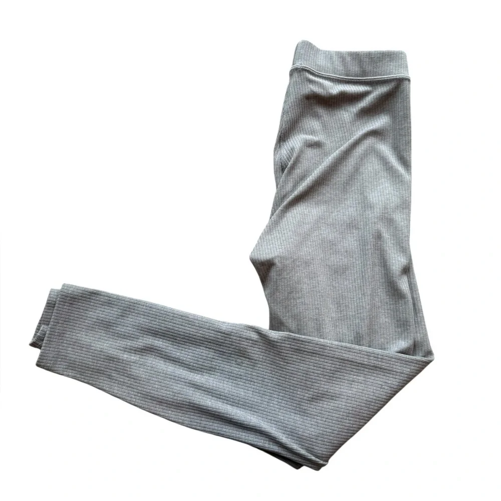 Alo Yoga Ribbed Blissful Leggings in Gray